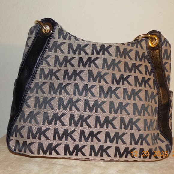 Michael Kors Signature Large Drawstring  Bag - Picture 3 of 4